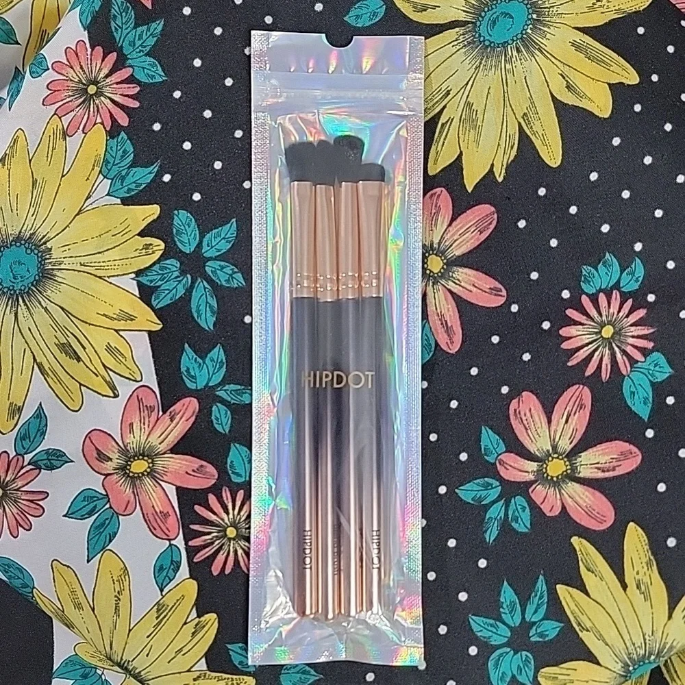 HIPDOT All Eyes On Me Cosmetic Makeup Brush Set